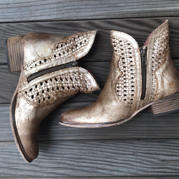 Seychelles Gold Ankle Boots - Picture 2 of 6